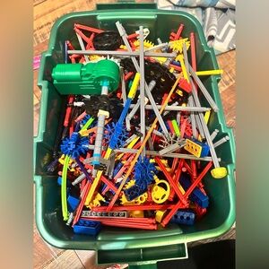 K’nex super value tub.